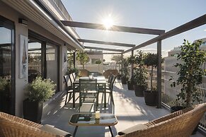 Athens Golden Light Premium Residence