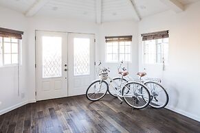 Sand Castle by Avantstay Beach House on Balboa Peninsula w Patio Hot T