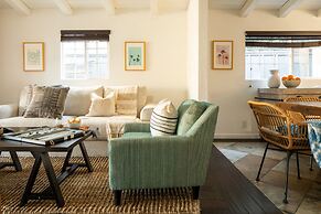 Sand Castle by Avantstay Beach House on Balboa Peninsula w Patio Hot T