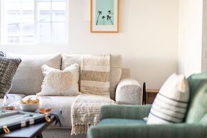 Sand Castle by Avantstay Beach House on Balboa Peninsula w Patio Hot T