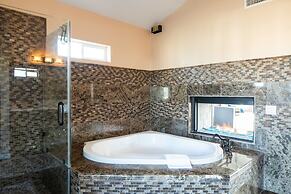 Sand Castle by Avantstay Beach House on Balboa Peninsula w Patio Hot T