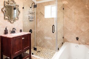 Sand Castle by Avantstay Beach House on Balboa Peninsula w Patio Hot T