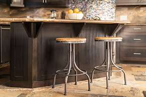 Sand Castle by Avantstay Beach House on Balboa Peninsula w Patio Hot T