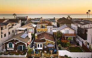 Sand Castle by Avantstay Beach House on Balboa Peninsula w Patio Hot T
