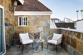 Sand Castle by Avantstay Beach House on Balboa Peninsula w Patio Hot T