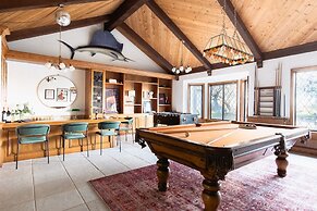Cathedral by Avantstay Charming Secluded Estate w Sauna Pool Table Vie