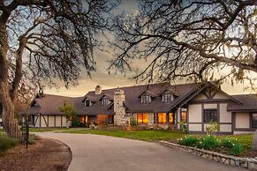 Cathedral by Avantstay Charming Secluded Estate w Sauna Pool Table Vie