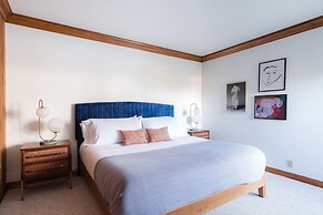 Cathedral by Avantstay Charming Secluded Estate w Sauna Pool Table Vie