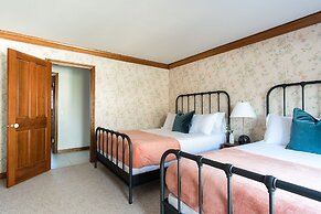 Cathedral by Avantstay Charming Secluded Estate w Sauna Pool Table Vie