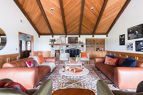 Cathedral by Avantstay Charming Secluded Estate w Sauna Pool Table Vie