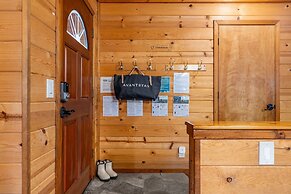 Whiskey Springs by Avantstay Classic Cabin Near Tahoe Donner Ski Area