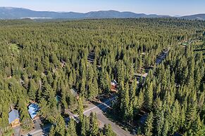 Whiskey Springs by Avantstay Classic Cabin Near Tahoe Donner Ski Area