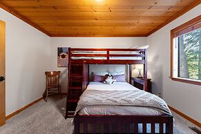 Whiskey Springs by Avantstay Classic Cabin Near Tahoe Donner Ski Area