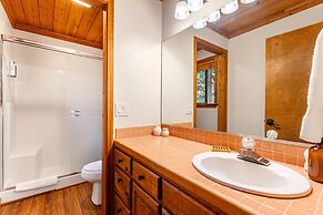 Whiskey Springs by Avantstay Classic Cabin Near Tahoe Donner Ski Area
