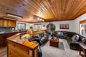 Whiskey Springs by Avantstay Classic Cabin Near Tahoe Donner Ski Area