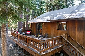 Whiskey Springs by Avantstay Classic Cabin Near Tahoe Donner Ski Area