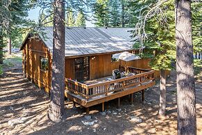 Whiskey Springs by Avantstay Classic Cabin Near Tahoe Donner Ski Area