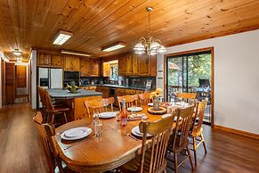 Whiskey Springs by Avantstay Classic Cabin Near Tahoe Donner Ski Area