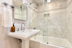 Crystal Cove by Avantstay Gorgeous Charming Newport Home