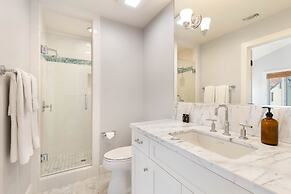 Crystal Cove by Avantstay Gorgeous Charming Newport Home