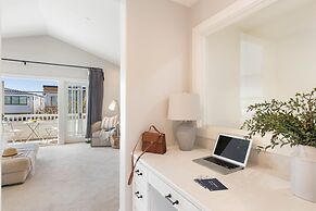 Crystal Cove by Avantstay Gorgeous Charming Newport Home