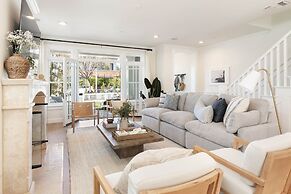 Crystal Cove by Avantstay Gorgeous Charming Newport Home