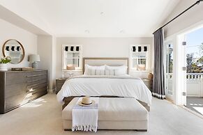 Crystal Cove by Avantstay Gorgeous Charming Newport Home