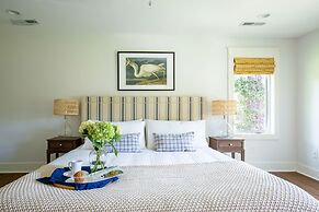 Jessamine by Avantstay Picture Perfect Home w Stunning Backyard