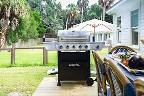 Jessamine by Avantstay Picture Perfect Home w Stunning Backyard