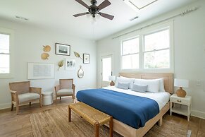 Jessamine by Avantstay Picture Perfect Home w Stunning Backyard