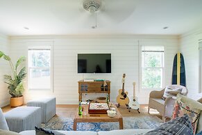 Jessamine by Avantstay Picture Perfect Home w Stunning Backyard