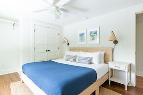 Jessamine by Avantstay Picture Perfect Home w Stunning Backyard