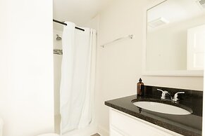 Jessamine by Avantstay Picture Perfect Home w Stunning Backyard