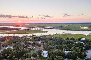 Jessamine by Avantstay Picture Perfect Home w Stunning Backyard