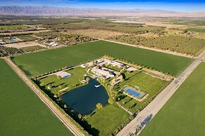 Buena Vista by Avantstay Massive Outdoor Oasis w Pool Spa Firepit