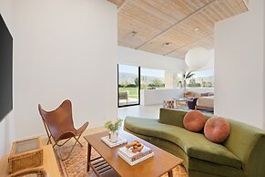 Buena Vista by Avantstay Massive Outdoor Oasis w Pool Spa Firepit