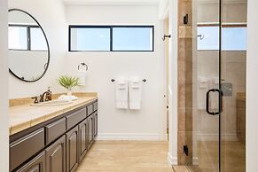 Buena Vista by Avantstay Massive Outdoor Oasis w Pool Spa Firepit