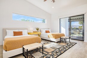 Buena Vista by Avantstay Massive Outdoor Oasis w Pool Spa Firepit