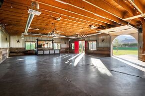 Buena Vista by Avantstay Massive Outdoor Oasis w Pool Spa Firepit