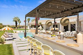 Buena Vista by Avantstay Massive Outdoor Oasis w Pool Spa Firepit