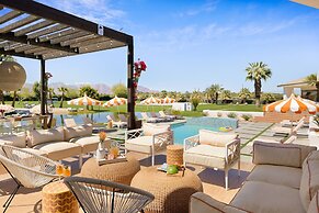 Buena Vista by Avantstay Massive Outdoor Oasis w Pool Spa Firepit