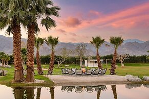 Buena Vista by Avantstay Massive Outdoor Oasis w Pool Spa Firepit