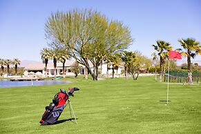 Buena Vista by Avantstay Massive Outdoor Oasis w Pool Spa Firepit