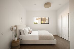 Buena Vista by Avantstay Massive Outdoor Oasis w Pool Spa Firepit