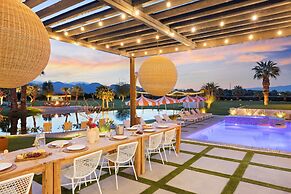 Buena Vista by Avantstay Massive Outdoor Oasis w Pool Spa Firepit