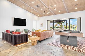 Buena Vista by Avantstay Massive Outdoor Oasis w Pool Spa Firepit