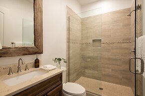 Buena Vista by Avantstay Massive Outdoor Oasis w Pool Spa Firepit