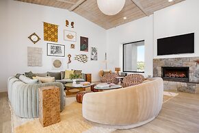 Buena Vista by Avantstay Massive Outdoor Oasis w Pool Spa Firepit