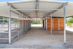 Bear Bridge by Avantstay Hilltop Haven in Temecula w Views Putting Gre