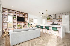 Chicory by Avantstay Modern Desert Retreat w Hot Tub